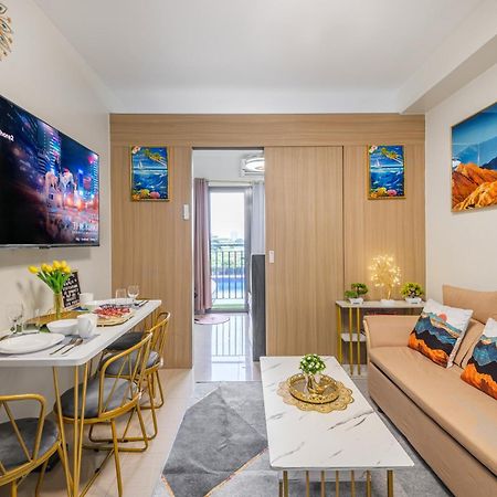 2 Side-By-Side P00L Front Condos, 6 Beds, 2 Cr, 2 Kitchen For 10 Guests At Moa Manila Exterior photo